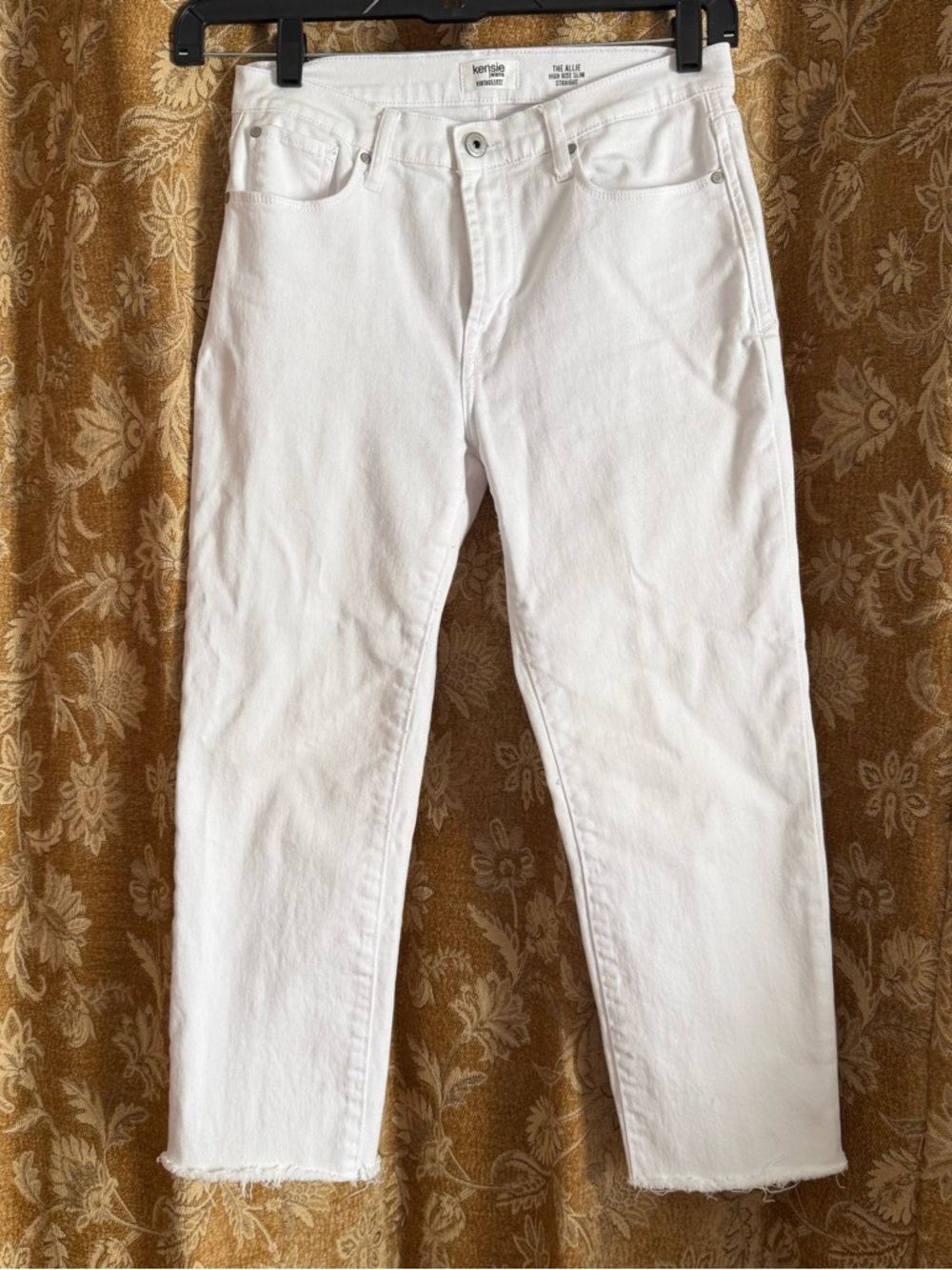 Kensie Jeans White The Allie 4/27 Ankle Length Raw Hem